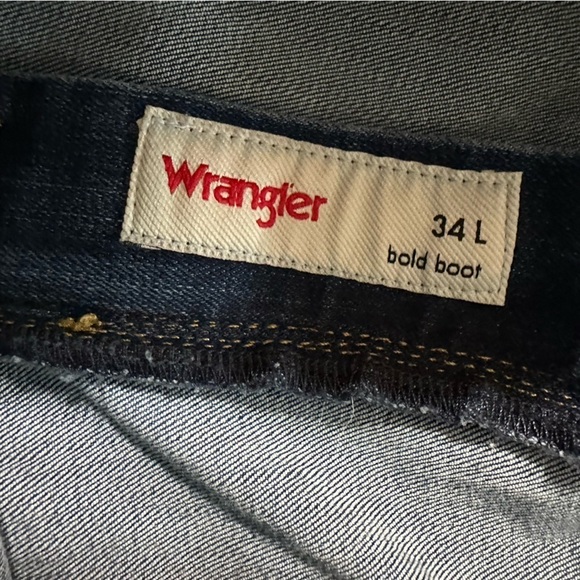 Wrangler Bold Boot Jeans Size 34L - Picture 3 of 3